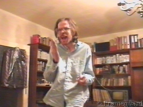 Georg beim Karaoke 2.jpg
