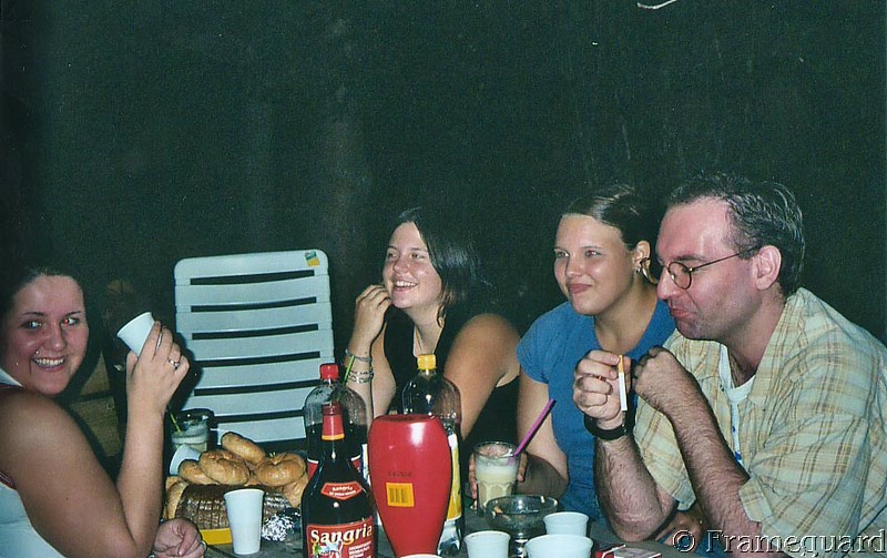 qn-party2-babs-susi-josy-jules.JPG